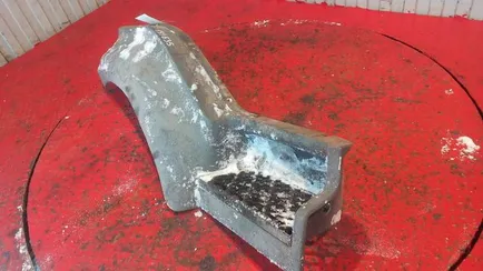 20754284 VOLVO Корпус подножки верхний правый, Отсутствует