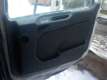 9417200570 MERCEDES Обшивка двери, Отсутствует