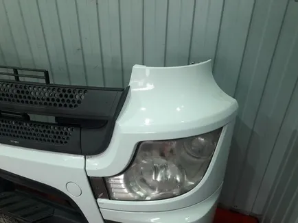 9608859808 MERCEDES Угол бампера левый