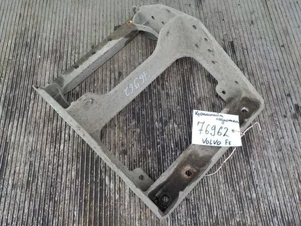 21087113 VOLVO Кронштейн подножки, Отсутствует