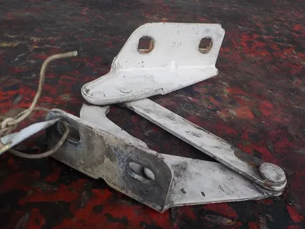 504058770 IVECO Петля капота