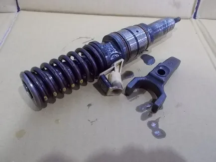 414703008 BOSCH Насос-форсунка