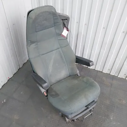 20584583 VOLVO Сиденье левое