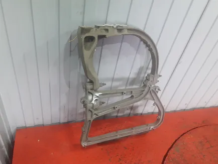 21638271 VOLVO Кронштейн глушителя