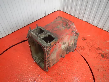 1069389 VOLVO Корпус КПП