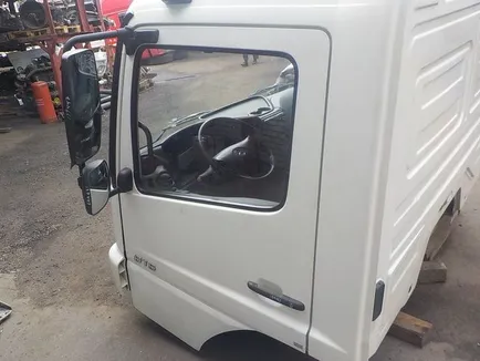 9737203105 MERCEDES Дверь левая, Отсутствует