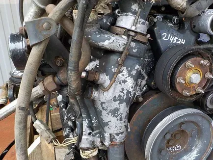 5010477321 RENAULT Насос водяной, Отсутствует
