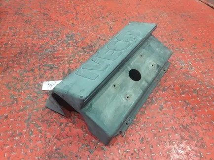 41298974 IVECO Накладка крыла правая