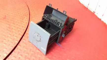 5010605733 RENAULT Бардачок