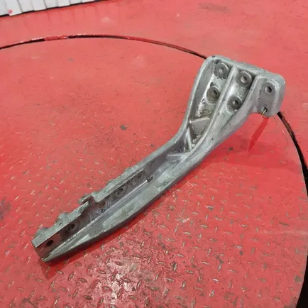 21245475 VOLVO Кронштейн глушителя