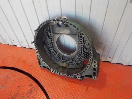 8193918 VOLVO Кожух маховика, Отсутствует