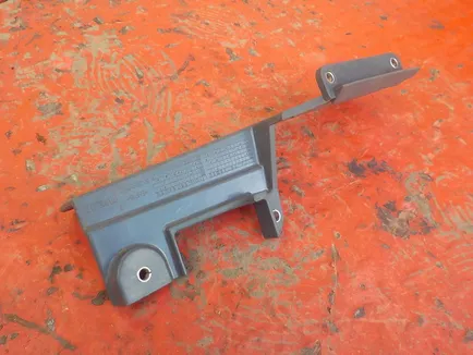 504008291 IVECO Кронштейн бампера левый