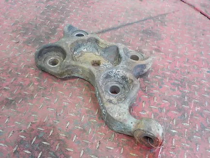 5010294805 RENAULT Опора заднего амортизатора левая