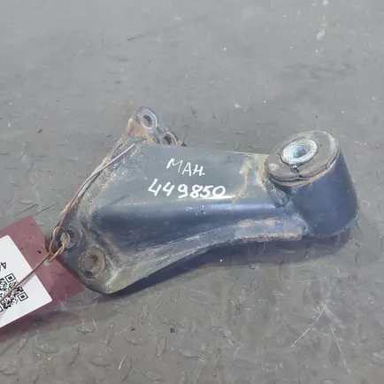 85417206002 MAN Кронштейн торсиона правый
