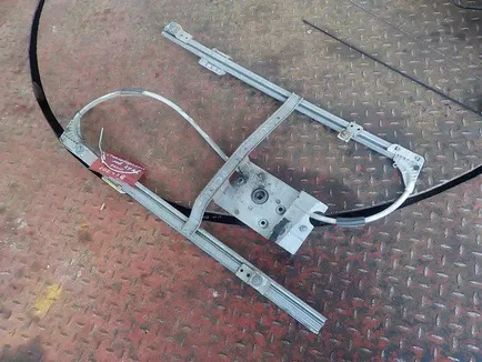 7482497194 RENAULT Стеклоподъемник правый