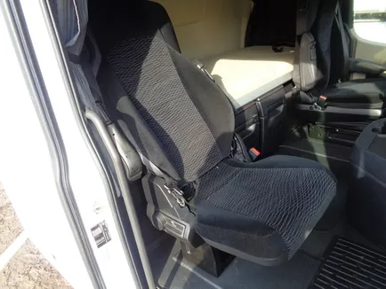 9609103603 MERCEDES Сиденье правое, Отсутствует