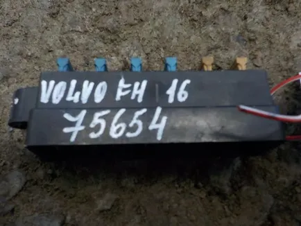 1079095 VOLVO Блок предохранителей