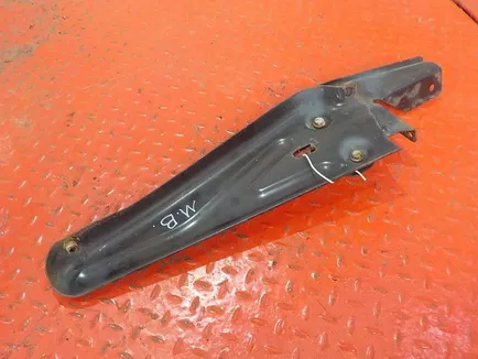 9436600214 MERCEDES Кронштейн подножки