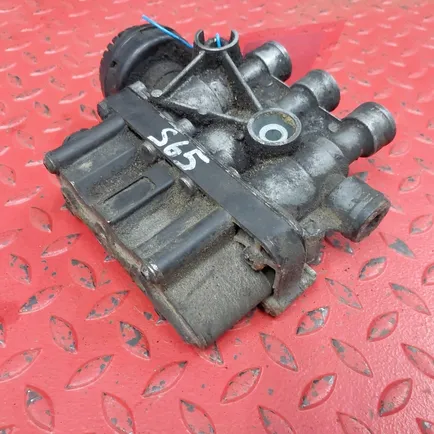 2084509 SCANIA Кран ECAS