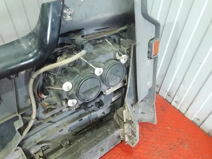 9438200146 MERCEDES Кронштейн крепления фары, Отсутствует