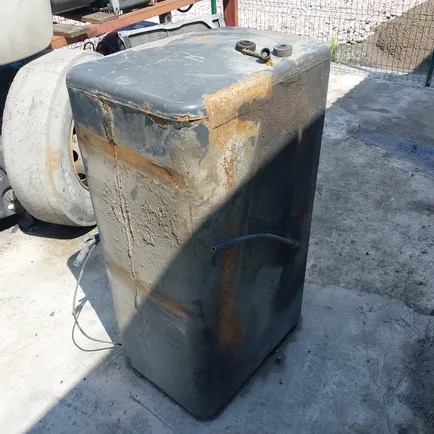 5010505346 RENAULT Бак топливный, Отсутствует