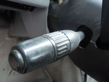 5010650017 RENAULT Переключатель подрулевой указателя поворота