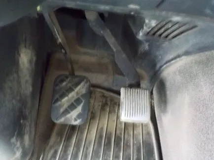 7482492420 RENAULT Педаль газа, Отсутствует