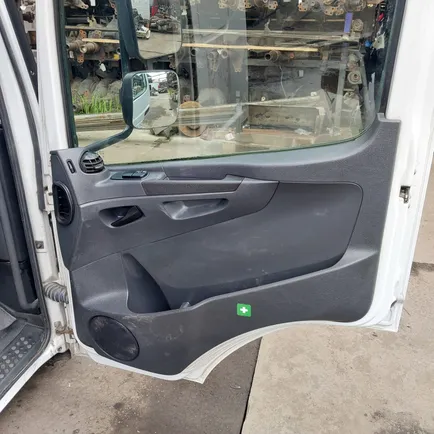 9407201070 MERCEDES Обшивка двери, Отсутствует
