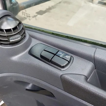 25450113 MERCEDES Блок управления стеклоподъемника правый, Отсутствует