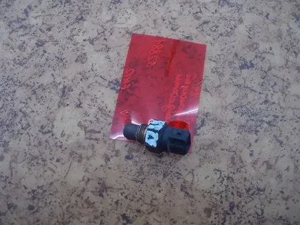 8155618 VOLVO Датчик температуры охлаждающей жидкости
