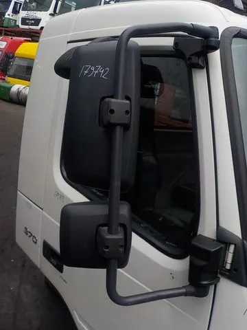 21334848 VOLVO Зеркало правое, Отсутствует