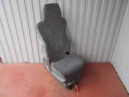 81623016942 MAN Сиденье правое