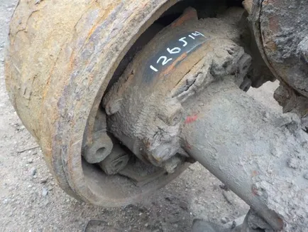 5010136138 RENAULT Щит опорный задний