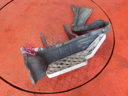 1426108 SCANIA Кронштейн подножки