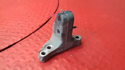 21515058 VOLVO Кронштейн двигателя