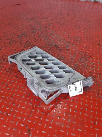 82151656 VOLVO Ступень подножки