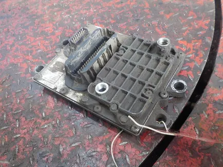 44467140 MERCEDES Блок управления двигателем