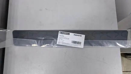 M3090118 MARSHALL Накладка бампера