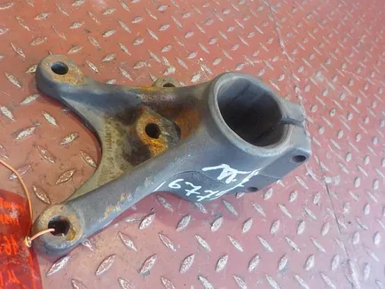 9424920741 MERCEDES Кронштейн глушителя