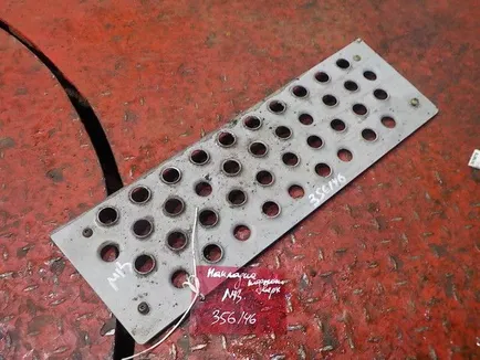 9416663428 MERCEDES Накладка подножки
