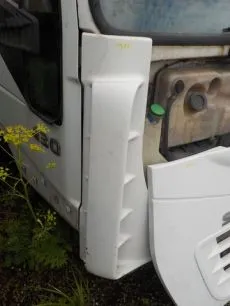 500364904 IVECO Дефлектор кабины правый