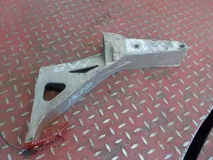 9436660978 MERCEDES Кронштейн подножки нижней правой