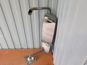 81637306481 MAN Зеркало правое