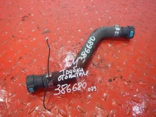21611079 VOLVO Трубка отопителя