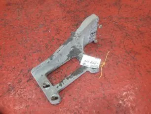 9436662631 MERCEDES Кронштейн корпуса подножки правый