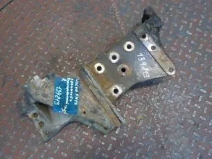 1076754 VOLVO Кронштейн буксировочный правый
