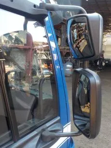 20903732 VOLVO Кронштейн зеркала