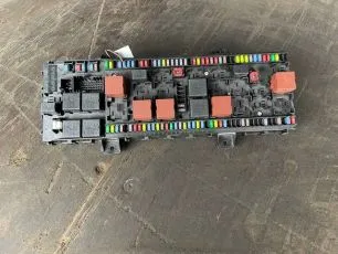21939408 VOLVO Блок предохранителей