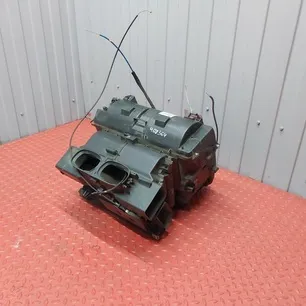 5001845979 RENAULT Корпус отопителя