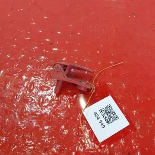 9418900472 MERCEDES Ручка бардачка левого